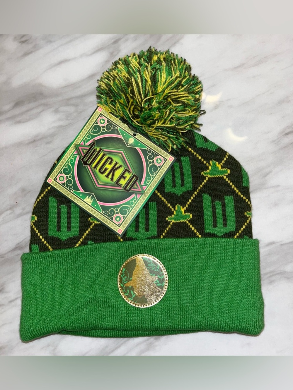 NWT Wicked Green Knit Beanie Hat Pom Pom Wizard Oz Movie Winter Cap